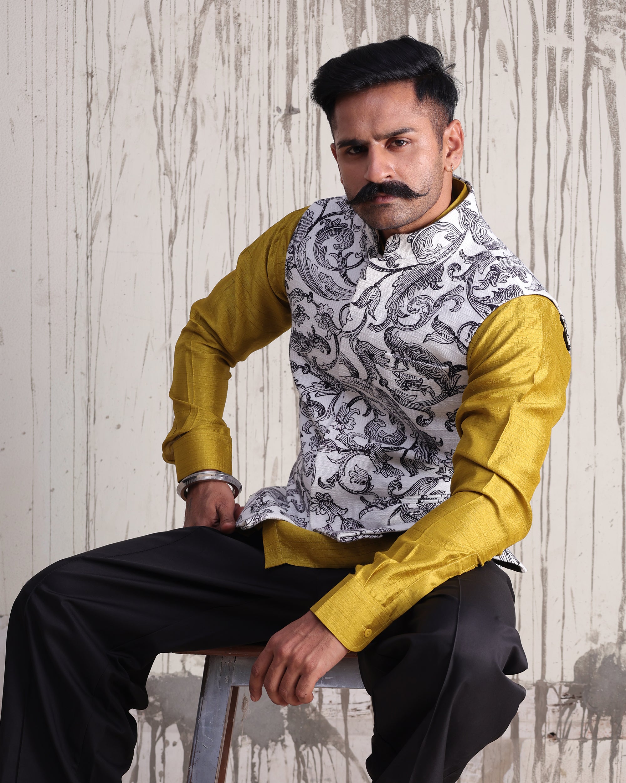 Florentine Scroll Vest - view 5