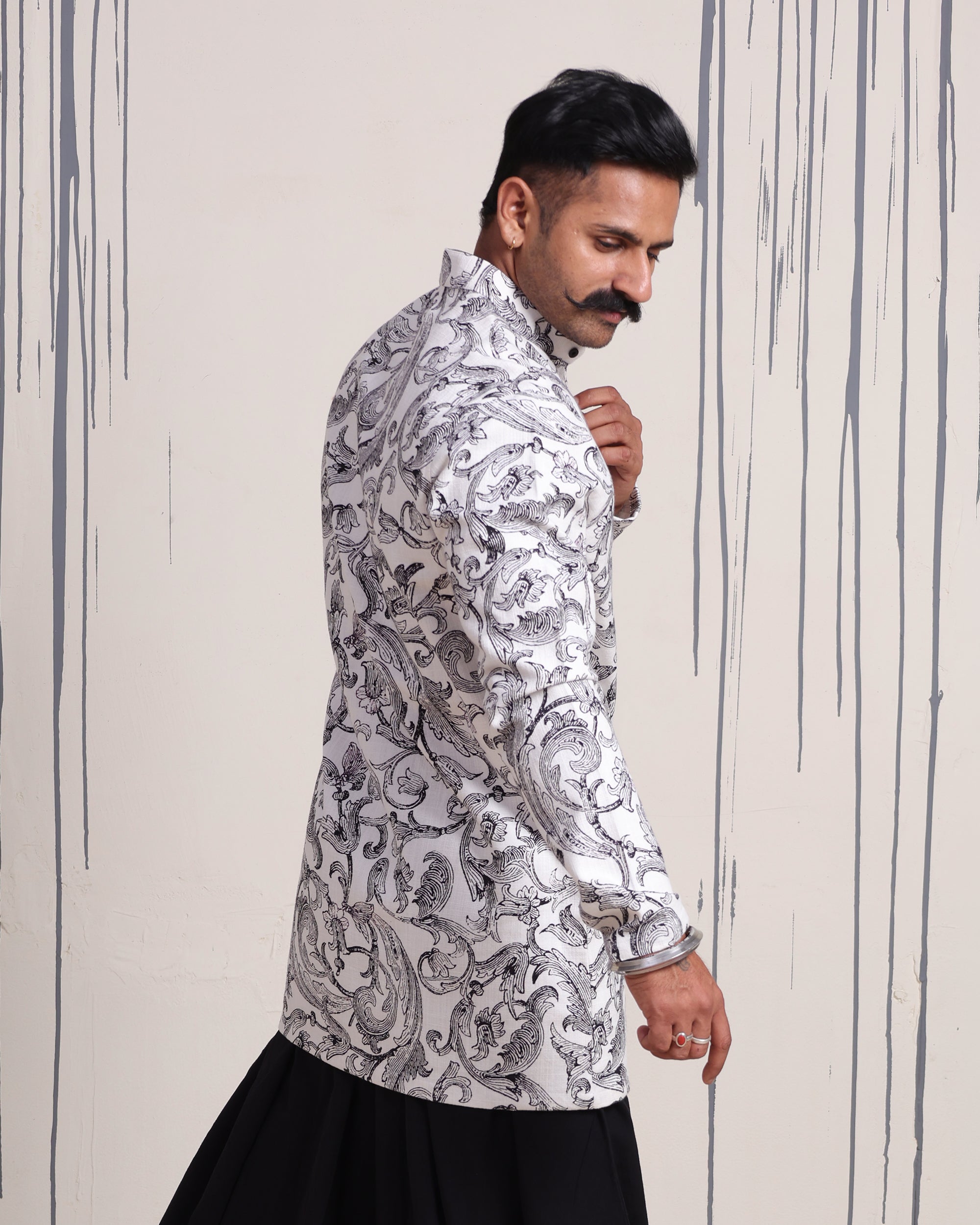 Florentine Scroll Mid-length Kurta - view 3