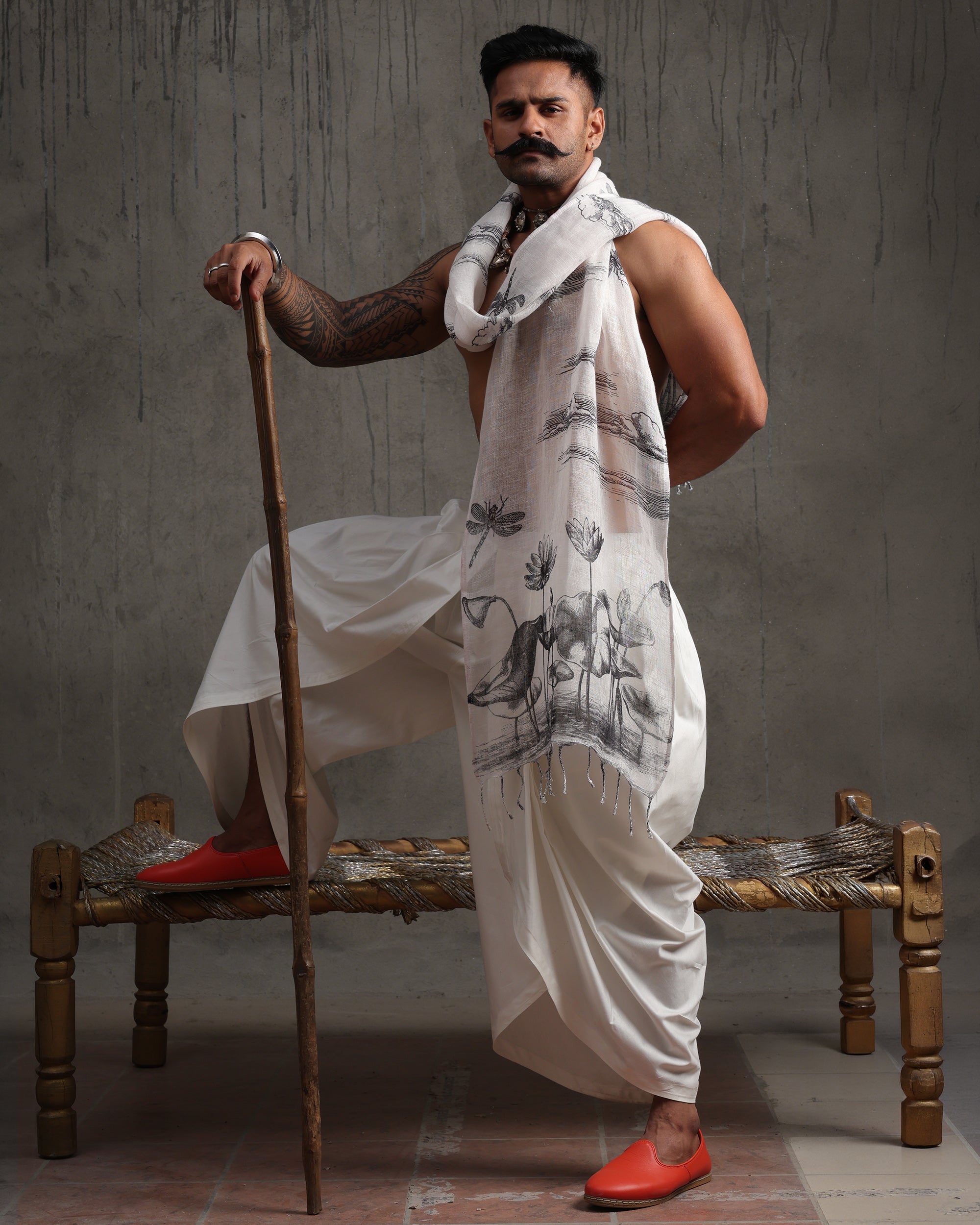 Black Lotus Dupatta - view 5